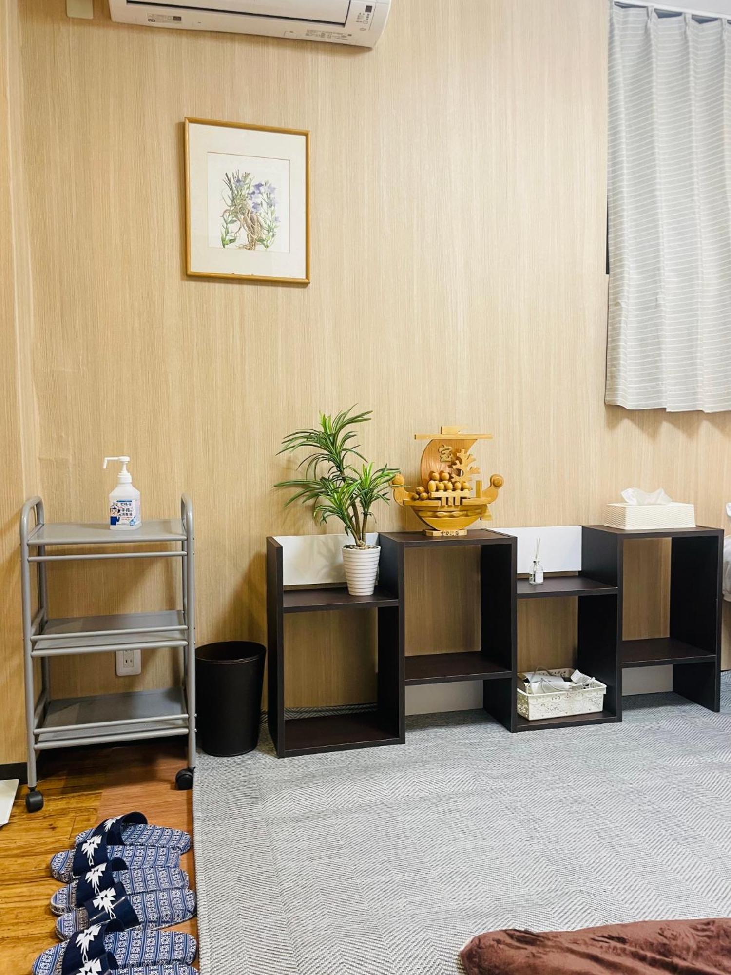 Apartament 03#睛空塔热门旅游景区 最近车站步行3分钟 机场直达 周边有便利店 商场 温泉 购物餐饮方便 Tokio